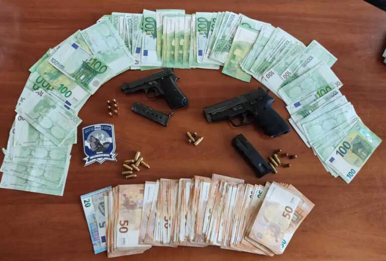 Καταδίωξη και συλλήψεις στον Κηφισό μετά από επεισόδιο σε εμπορικό κέντρο – Κατασχέθηκαν πιστόλια, σφαίρες και 16.000 ευρώ