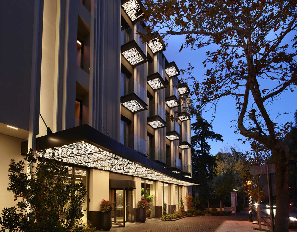 SAY Hotel: Το ξενοδοχείο των βορείων προαστίων που γράφει ιστορία στη διαμονή, την εστίαση και στις κοινωνικές εκδηλώσεις