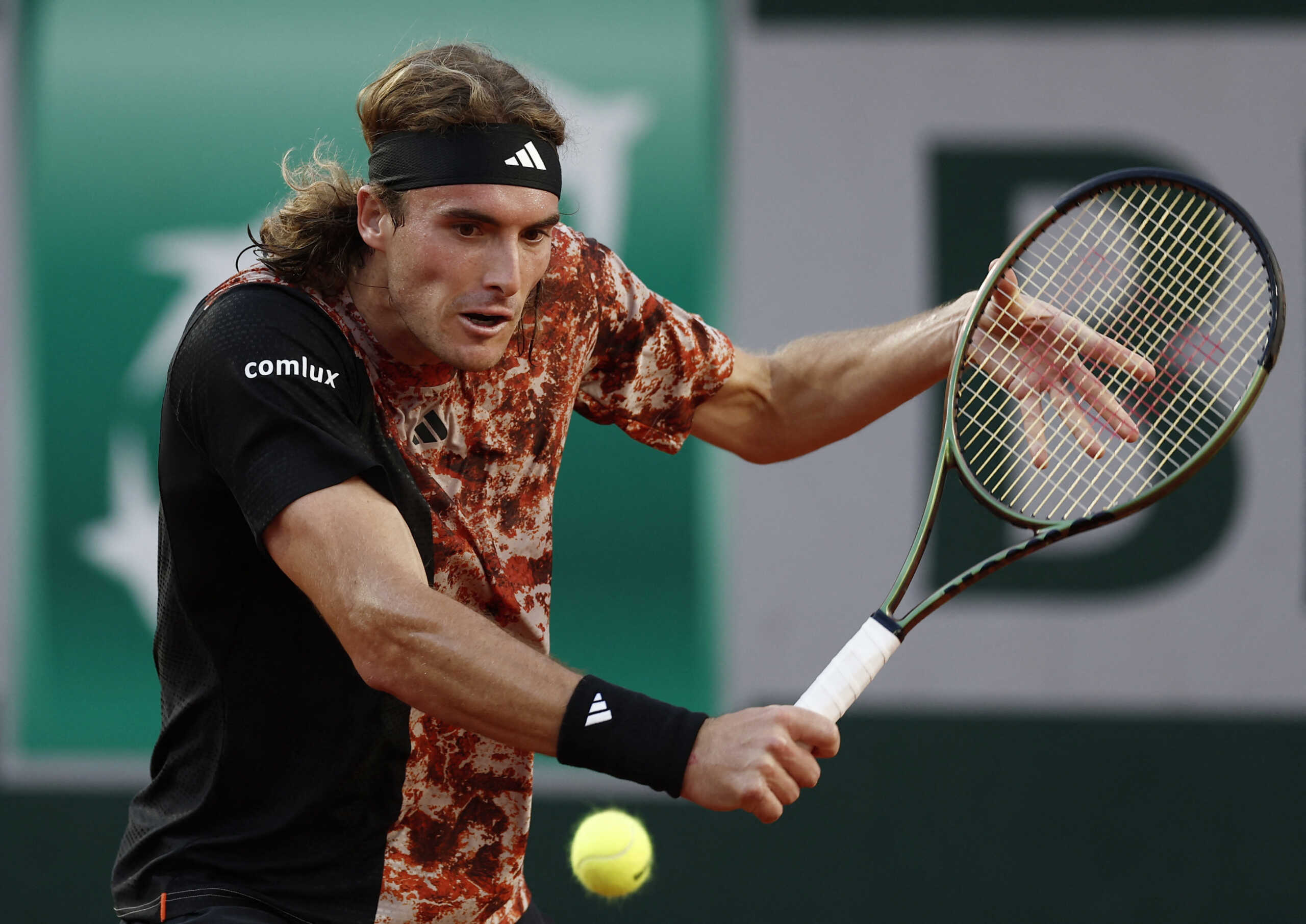 Tennis - French Open - Roland Garros, Paris, France - June 4, 2023 Greece's Stefanos Tsitsipas in action during his fourth round match against Austria's Sebastian Ofner REUTERS