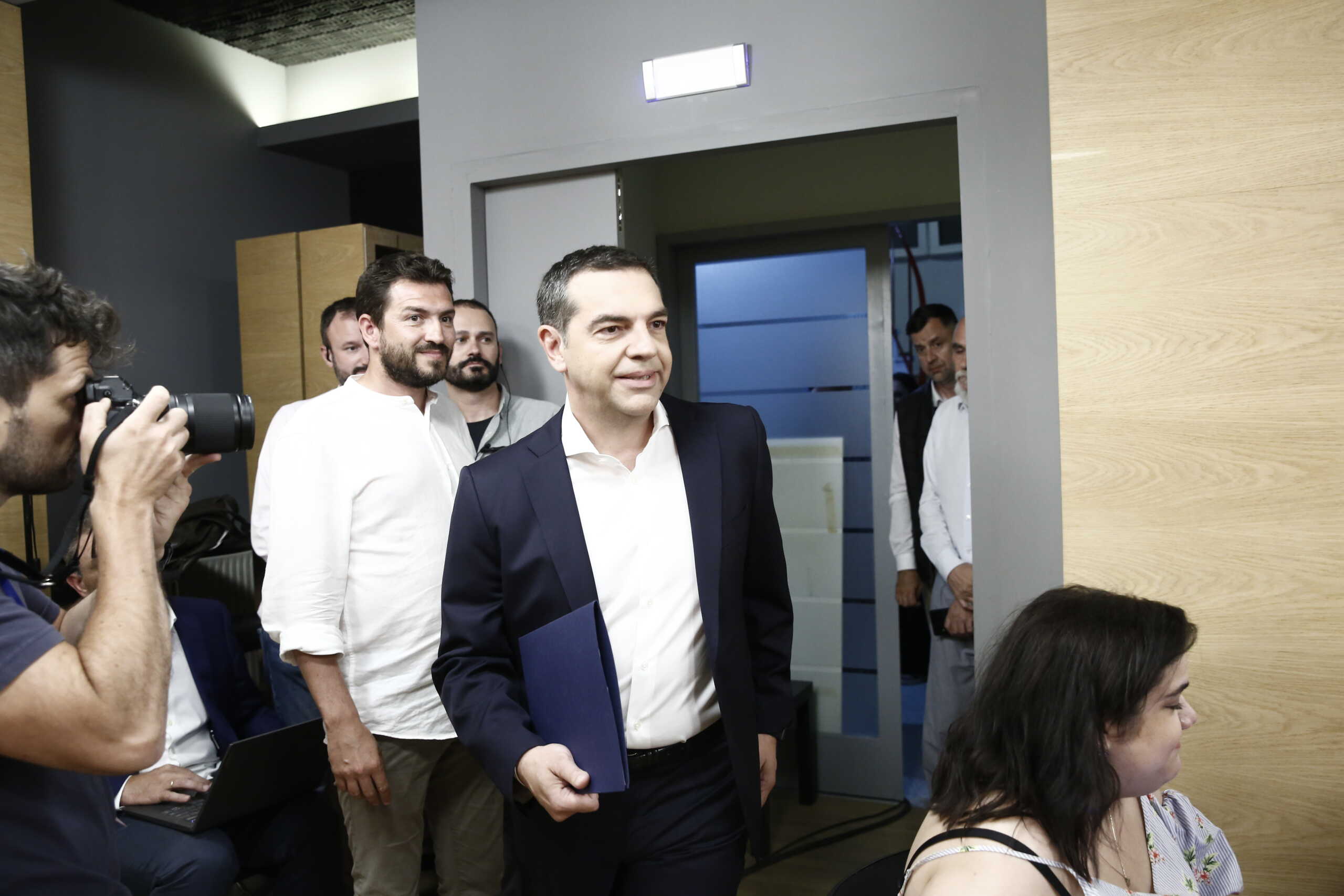 ΣΥΡΙΖΑ: Ενώπιος ενωπίω μετά τη βαριά ήττα – Συνεδριάζει το Εκτελεστικό Γραφείο, ανοίγει τα χαρτιά του ο Τσίπρας