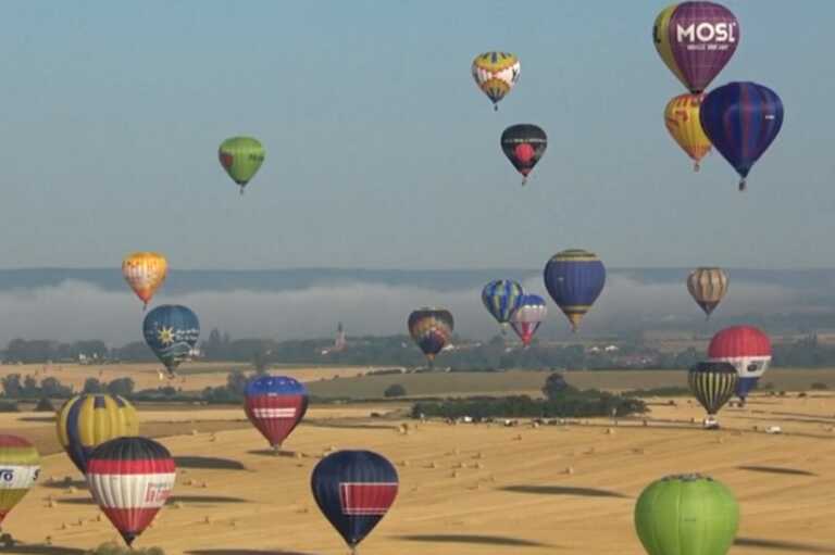 Αερόστατα έδωσαν χρώμα στον μουντό ουρανό της Κρήτης - Οι πτήσεις στο Οροπέδιο Λασιθίου