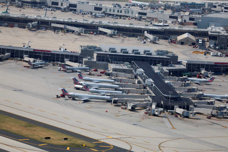 Γιαγιά εγκατέλειψε την εγγονή της σε αεροδρόμιο στο Τέξας για να προλάβει την πτήση