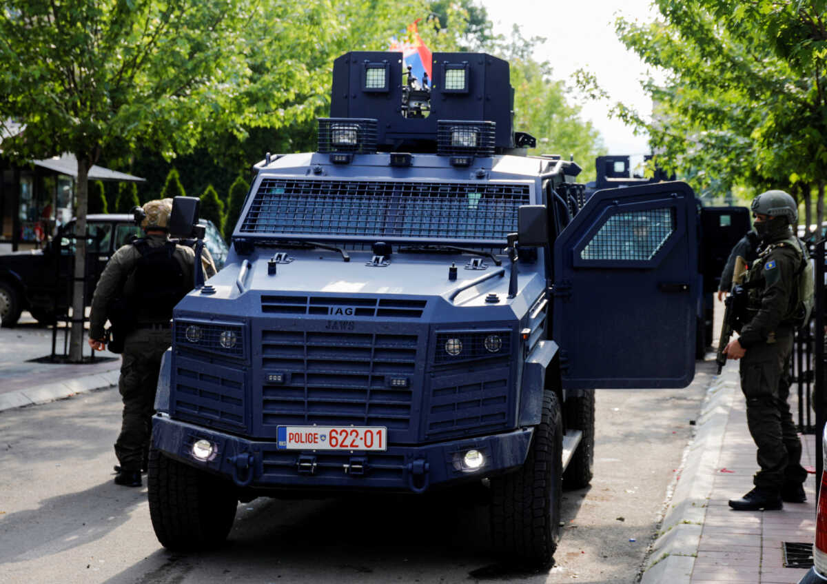 Members of Kosovo special police forces guard the municipal offices in Zvecan after ethnic Serb protestors tried to prevent a newly-elected ethnic Albanian mayor from entering the office in Zvecan, Kosovo, May 27, 2023.REUTERS