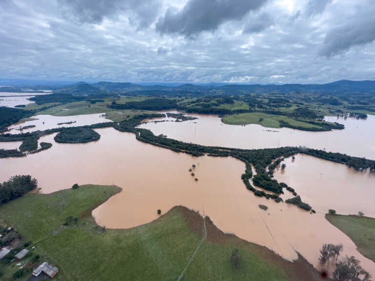 Τουλάχιστον 11 νεκροί και 20 αγνοούμενοι από κυκλώνα στη Βραζιλία