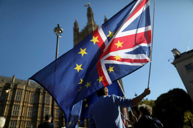 Όλοι και περισσότεροι Βρετανοί μετανιώνουν για το Brexit