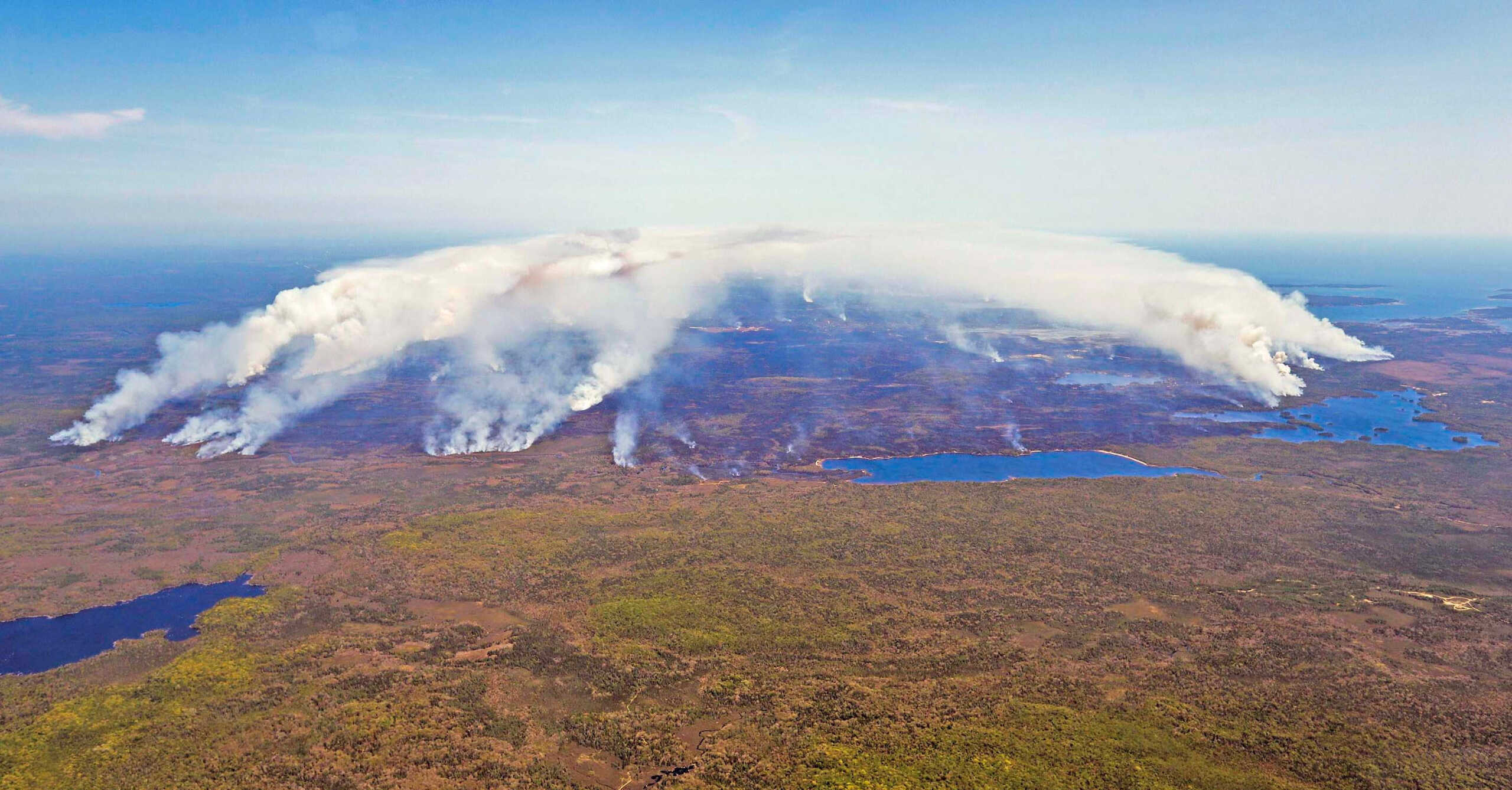 Καναδάς: Οι δασικές φωτιές στο Κεμπέκ έχουν διώξει 11.000 ανθρώπους από τα σπίτια τους