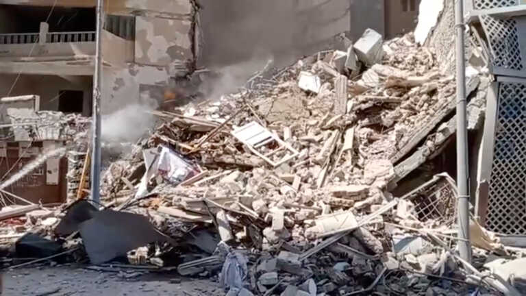 Κατέρρευσε κτίριο 13 ορόφων στην Αλεξάνδρεια της Αιγύπτου - Πληροφορίες για πολλούς εγκλωβισμένους
