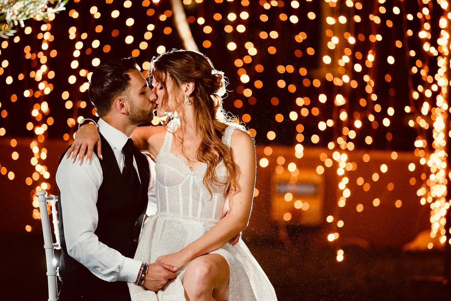Λεπτοκαρυά: Γάμος υπερπαραγωγή με χορό και παιχνίδια – Γαμπρός και νύφη έδωσαν ρεσιτάλ