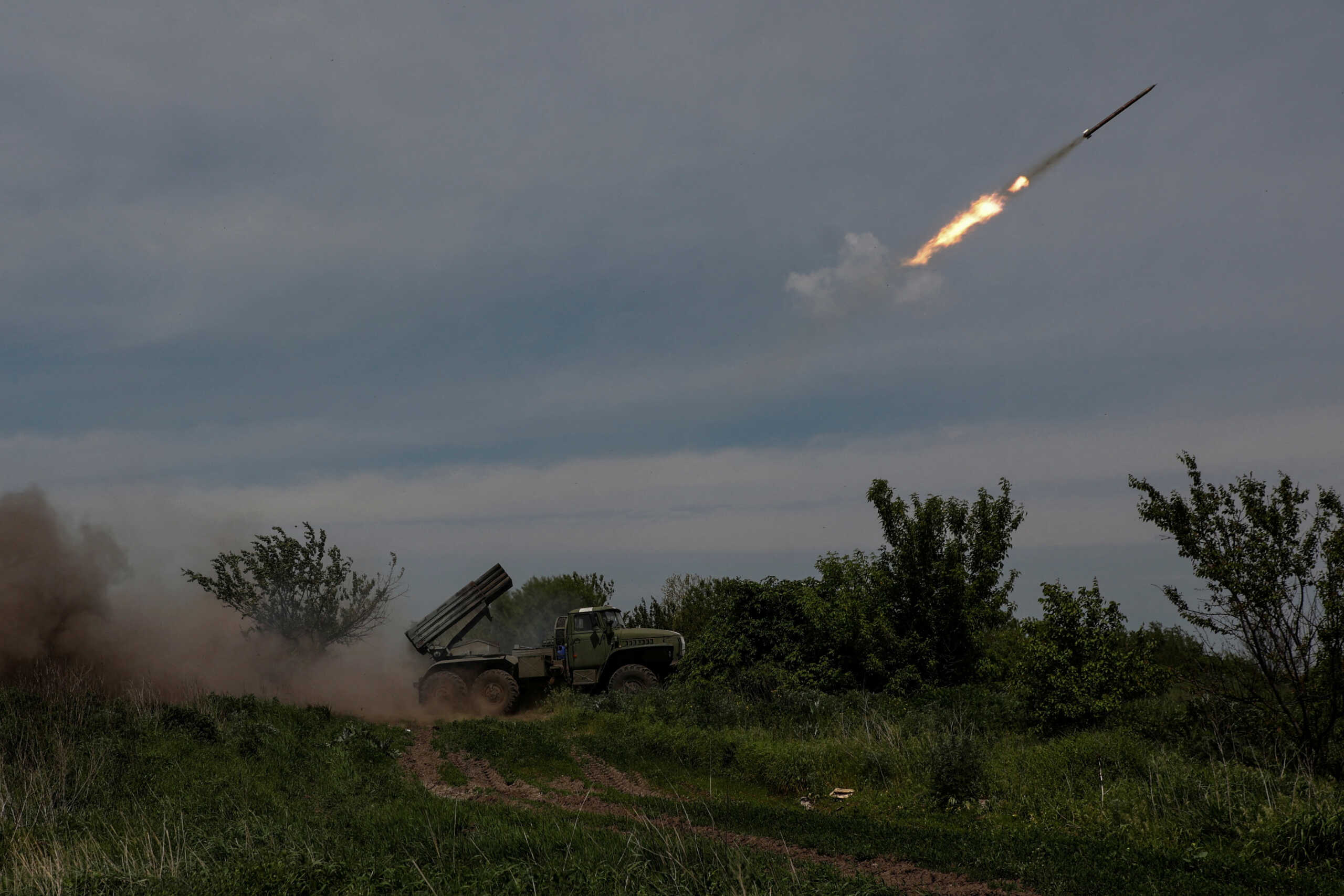 Η Ρωσία κατηγορεί την Ουκρανία για βομβαρδισμούς της πόλης Σεμπέκινο με πυραύλους Grad