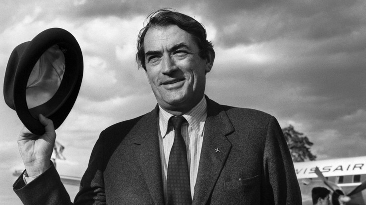 (FILE) American actor Gregory Peck, greeting upon his arrival at the airport in Geneva, 29 June 1966, has died overnight at the age of 87,  a spokesman said Thursday, June 12, 2003. Peck, the lanky, handsome movie star whose long career included such classics as 'Roman Holiday', 'Spellbound' and his Academy Award winner 'To Kill a Mockingbird.,   EPA-PHOTO