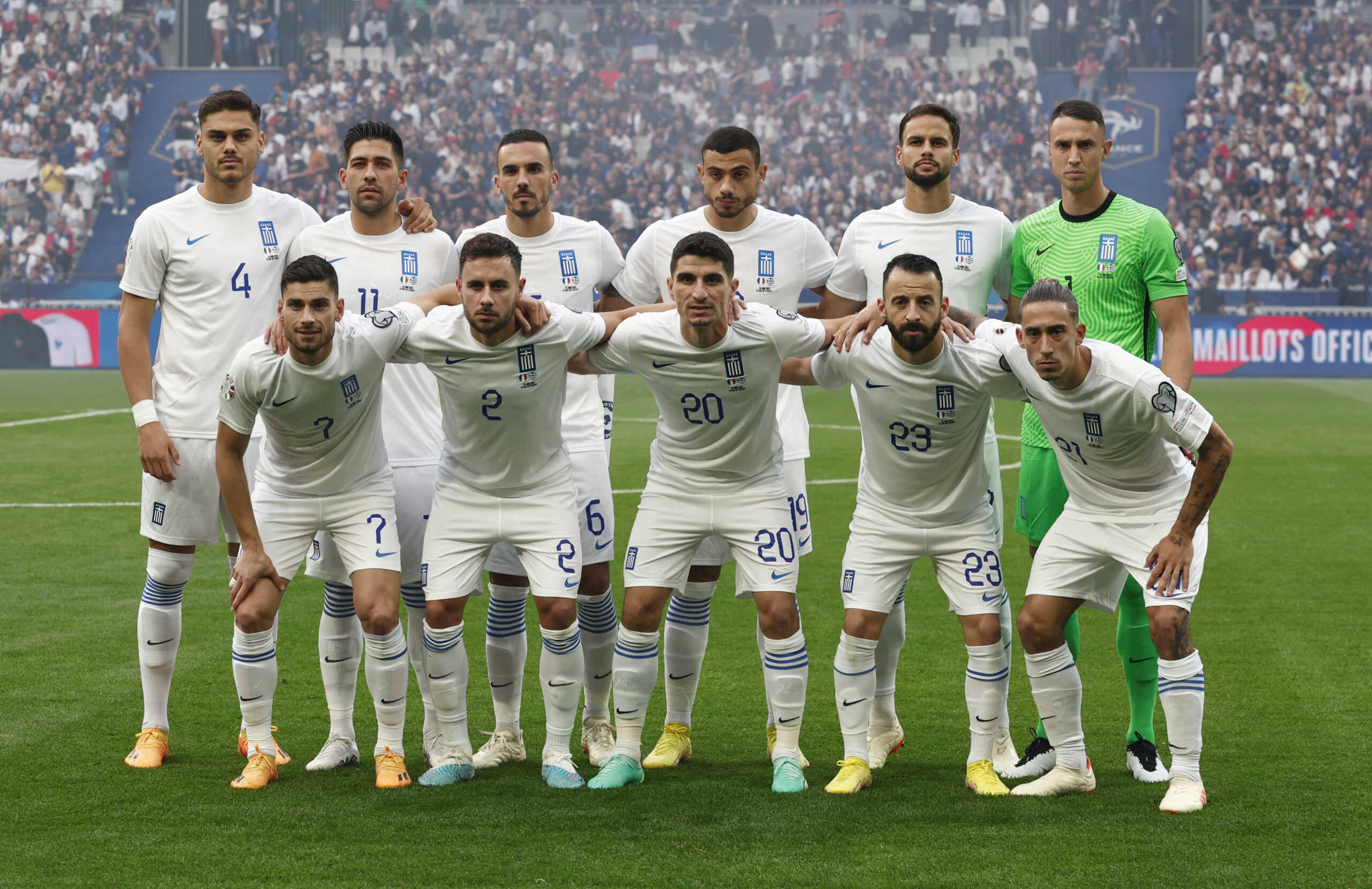 Soccer Football - UEFA Euro 2024 Qualifier - Group B - France v Greece - Stade de France, Saint-Denis, France - June 19, 2023 Greece players pose for a team group photo before the match REUTERS