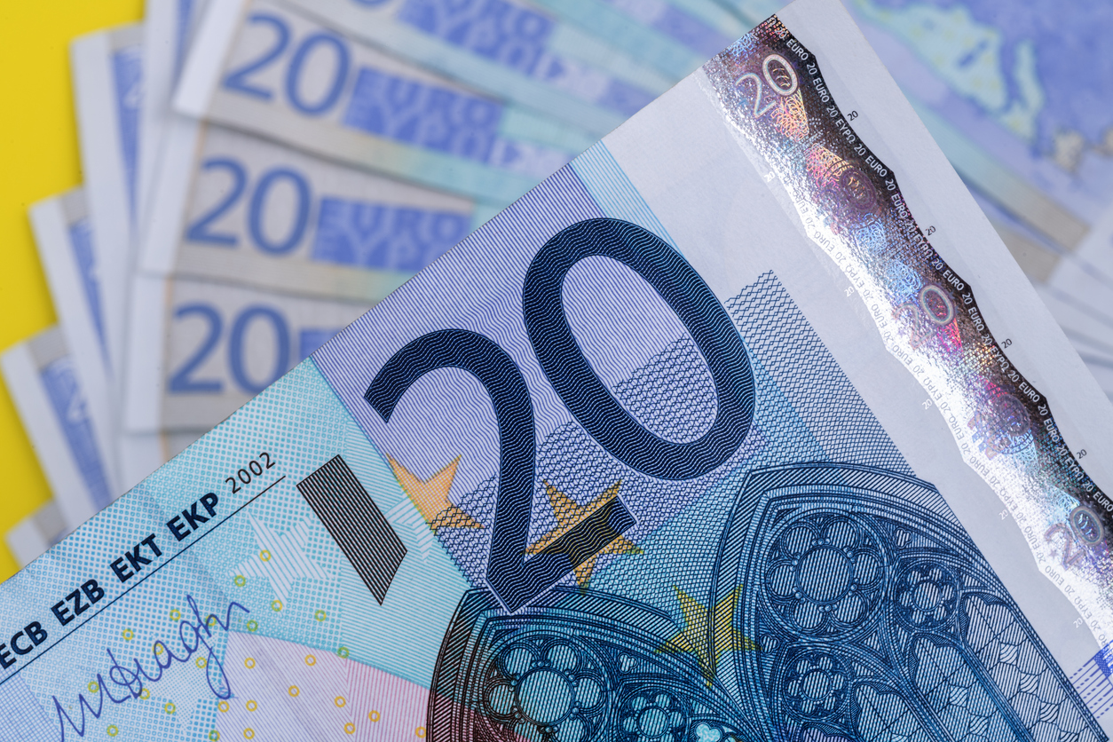 Λάρισα: Απάτη με λεία 45.000 ευρώ – Παγιδεύτηκε και έβαλε τα χρήματα σε σακούλα