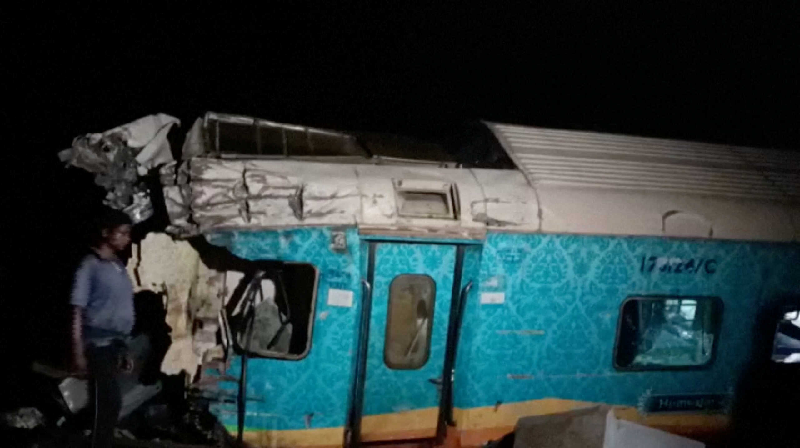 Ινδία: Τουλάχιστον 50 νεκροί και περισσότεροι από 300 τραυματίες σε σύγκρουση τρένων
