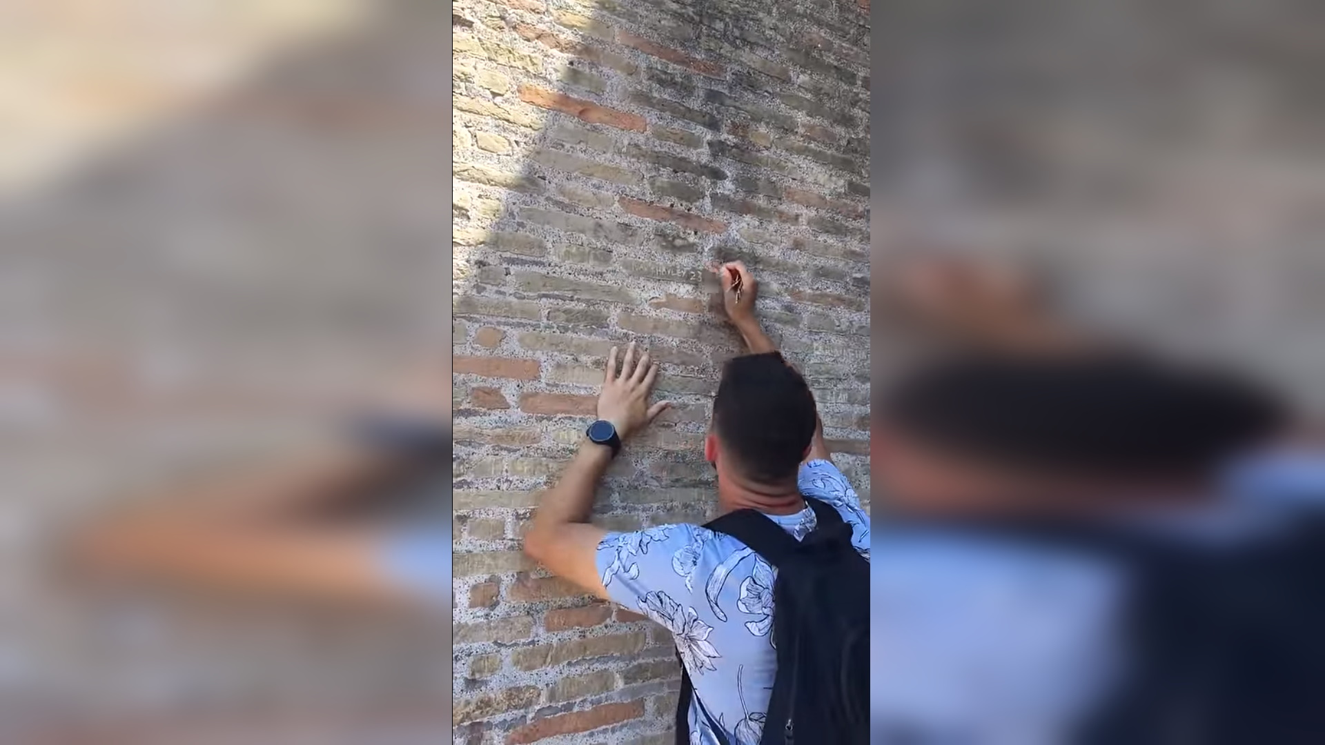 Ιταλία: Ψάχνουν τον τουρίστα που χάραξε το όνομά του στο Κολοσσαίο