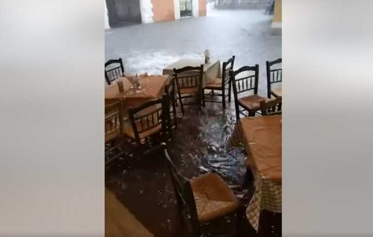 Πλημμύρες και οι πελάτες σε εστιατόριο της Κέρκυρας παγιδευμένοι - Το ξέσπασμα του ιδιοκτήτη στην κάμερα