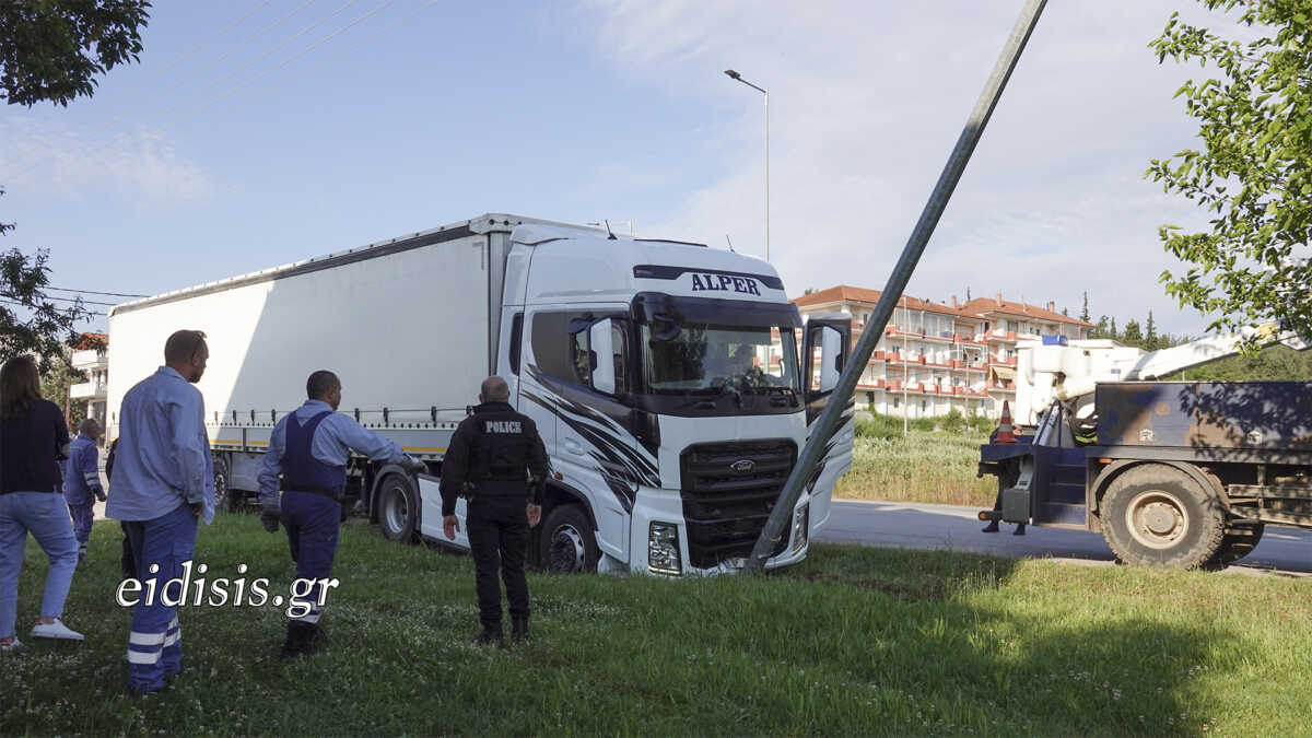 Κιλκίς: Τροχαίο με νταλίκα άφησε χωρίς ρεύμα το 35% της πόλης – Βίντεο και φωτογραφίες
