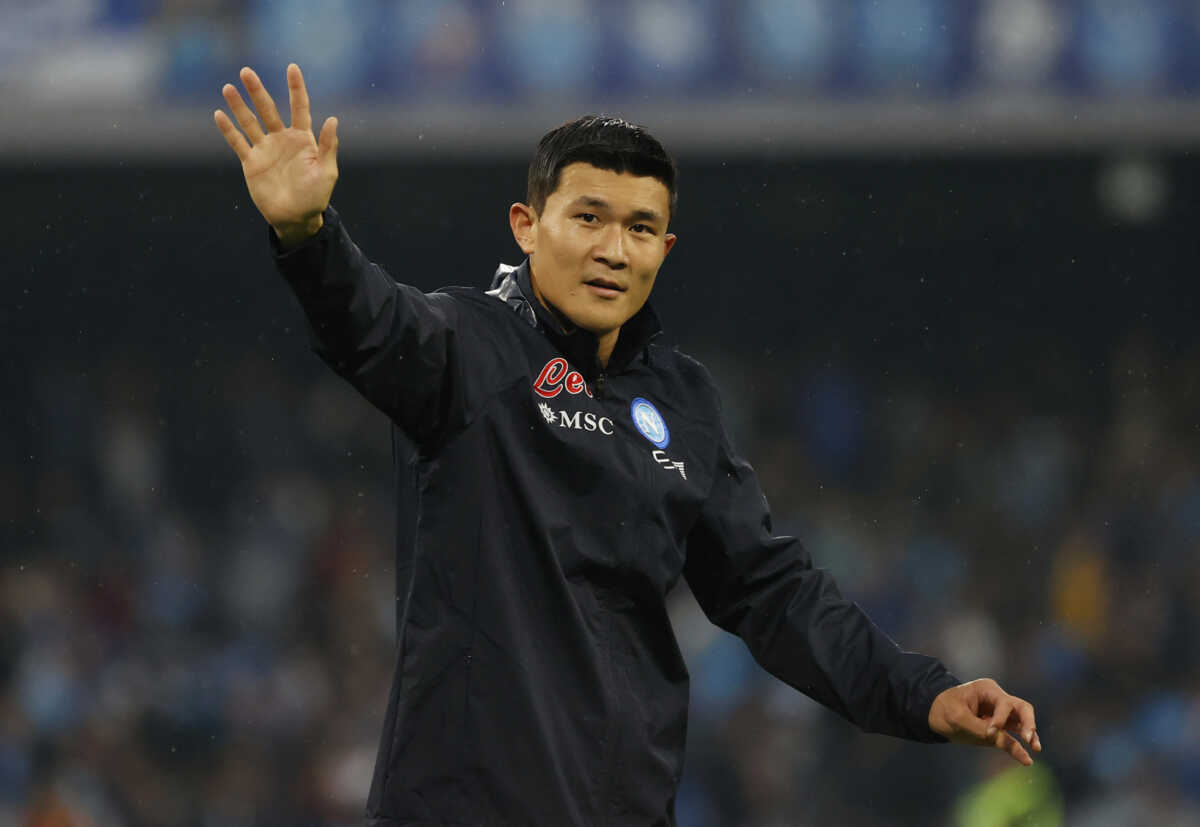 Soccer Football - Serie A - Napoli v Inter Milan - Stadio Diego Armando Maradona, Naples, Italy - May 21, 2023 Napoli's Kim Min-jae acknowledges the fans after the match REUTERS