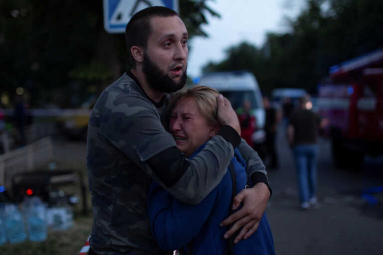 Στους 9 οι νεκροί από τον βομβαρδισμό εστιατορίου στην Κραματόρσκ, εκ των οποίων οι 3 είναι ανήλικοι