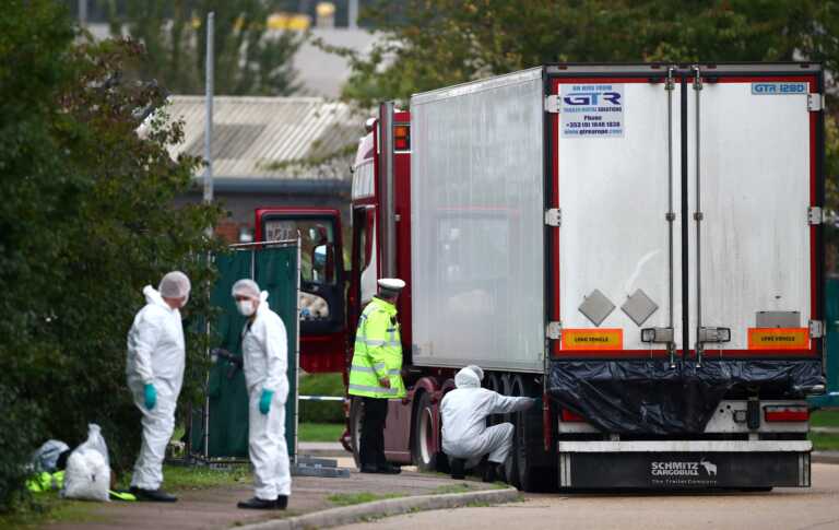 Ένοχος για 39 ανθρωποκτονίες δήλωσε ο εγκέφαλος συμμορίας διακινητών που βρέθηκαν νεκροί μέσα σε φορτηγό ψυγείο στη Βρετανία