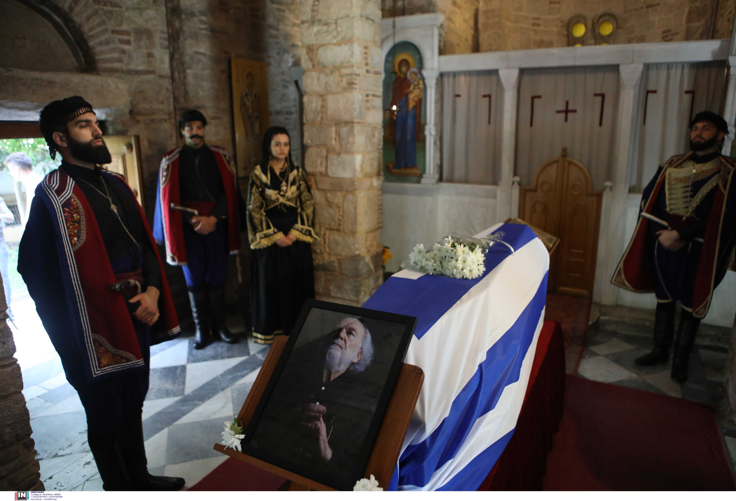 Γιάννης Μαρκόπουλος: Σε λαϊκό προσκύνημα η σορός του
