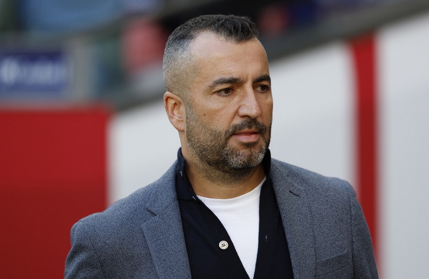 epa10290061 RCD Espanyol's head coach Diego Martinez is pictured prior to the Spanish LaLiga Primera Division match between Atletico Madrid and RCD Espanyol at Civitas Metropolitano stadium in Madrid, central Spain, 06 November 2022.  EPA