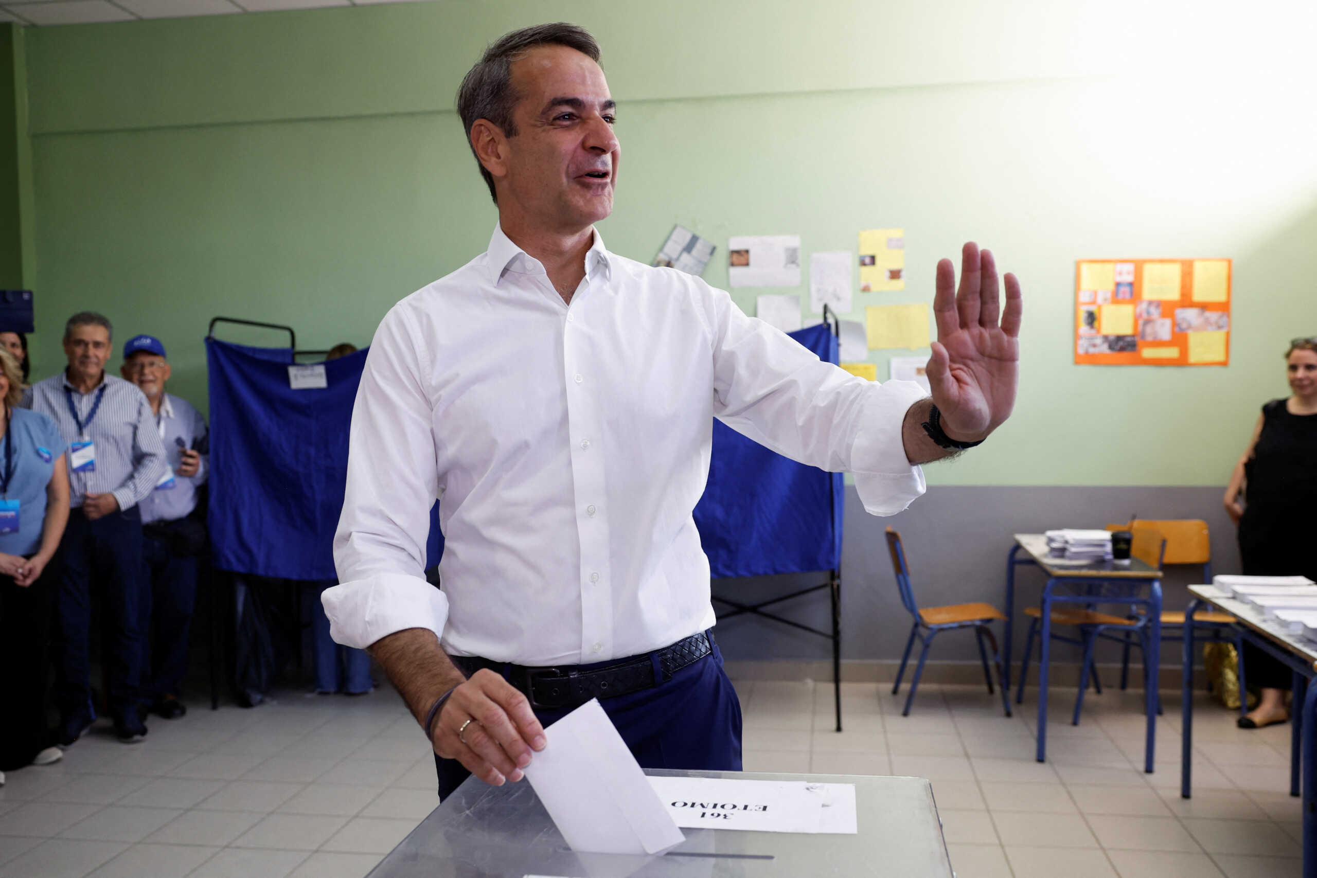 Former Greek Prime Minister and New Democracy conservative party leader Kyriakos Mitsotakis casts his ballot at a polling station, during the general election, in Athens, Greece, June 25, 2023. REUTERS