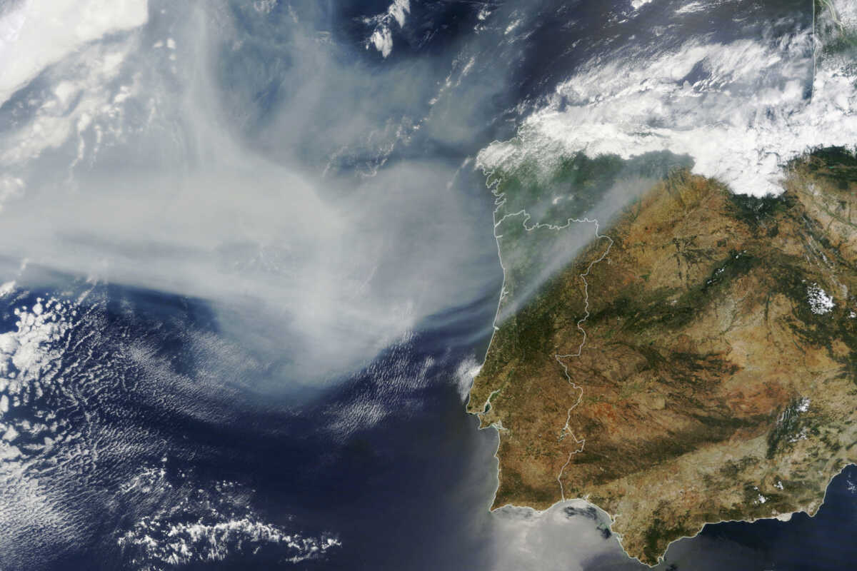 A satellite image shows smoke from Canadian wildfires reaching Western Europe, June 26, 2023. NASA Earth Observatory