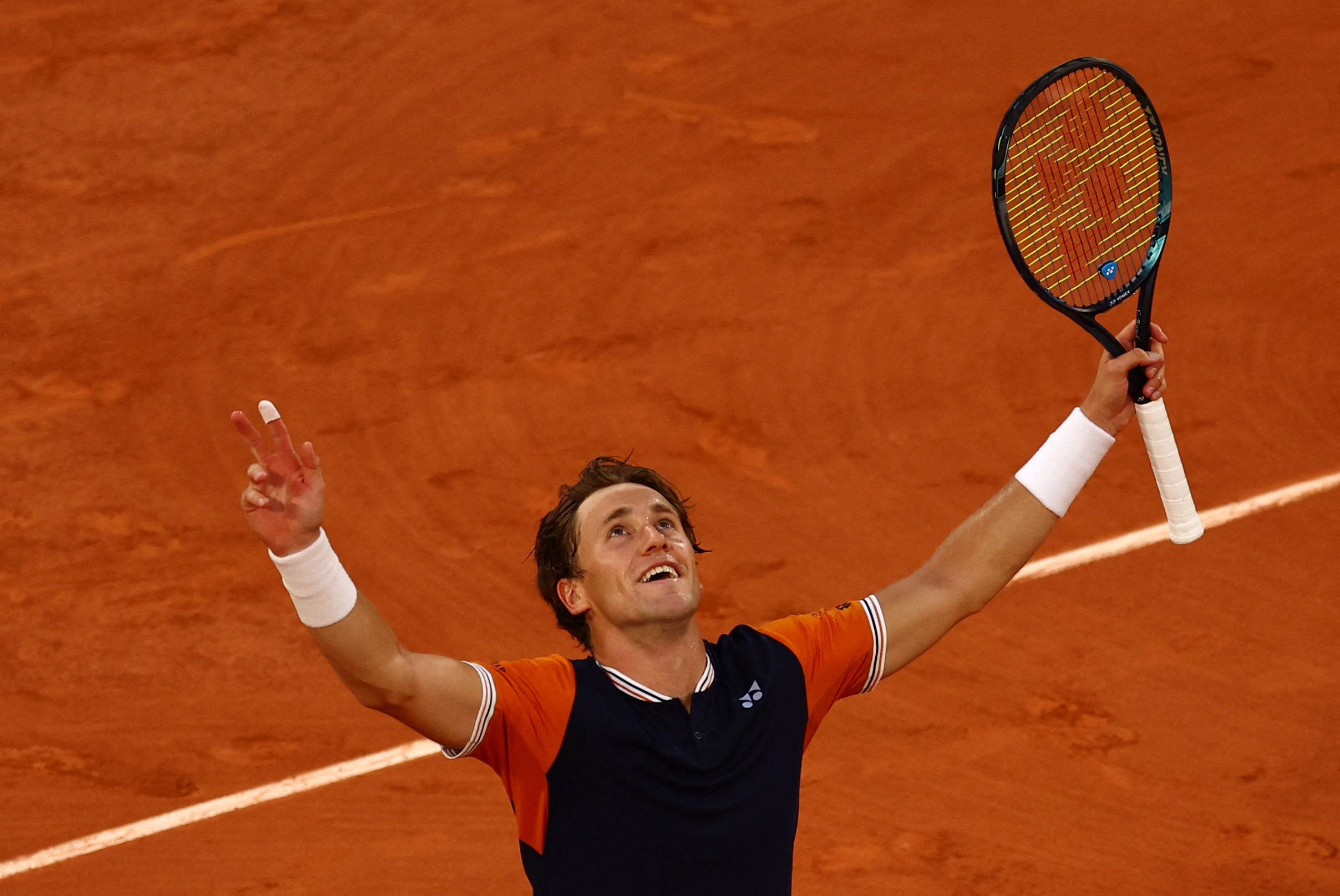 Tennis - French Open - Roland Garros, Paris, France - June 9, 2023 Norway's Casper Ruud celebrates winning his semi final match against Germany's Alexander Zverev REUTERS