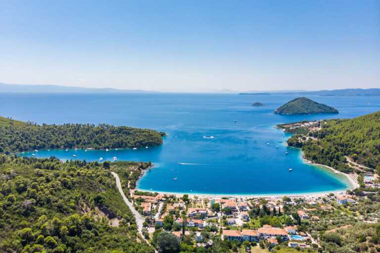Οι Times αποθεώνουν 15 ελληνικά νησιά και τα προτείνουν για το 2024