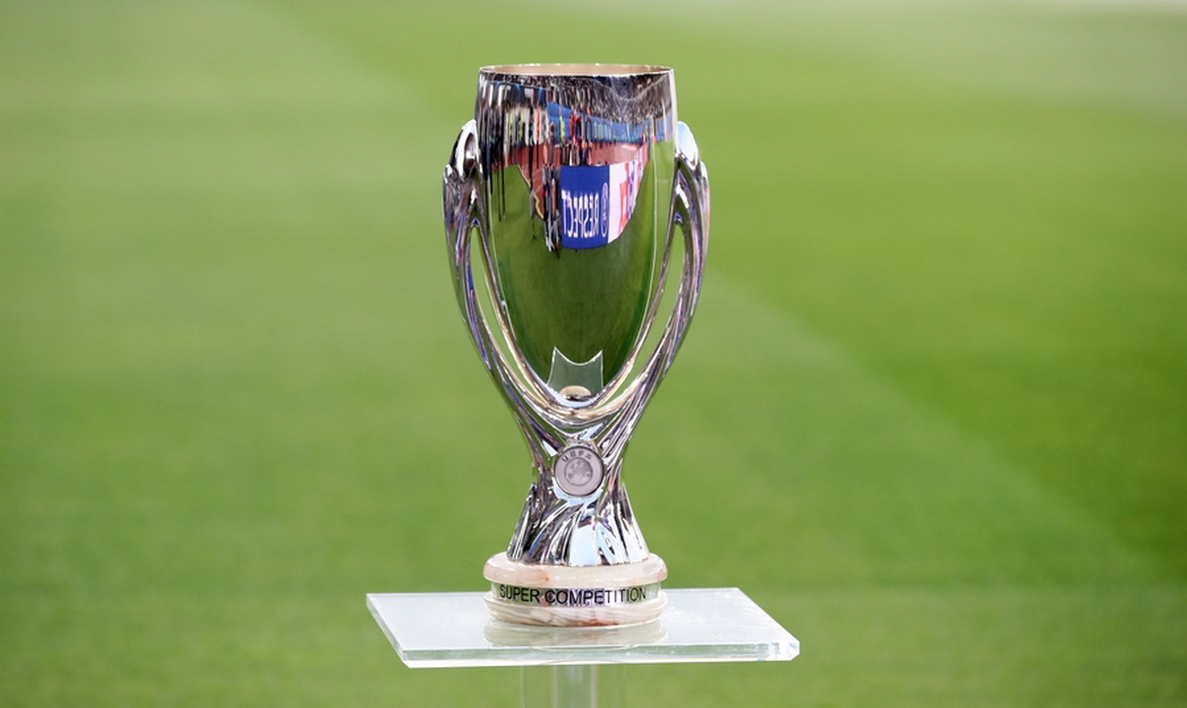 epa10114504 UEFA Super Cup trophy on display before the UEFA Super Cup soccer match between Real Madrid and Eintracht Frankfurt at the Olympic Stadium in Helsinki, Finland, 10 August 2022.  EPA