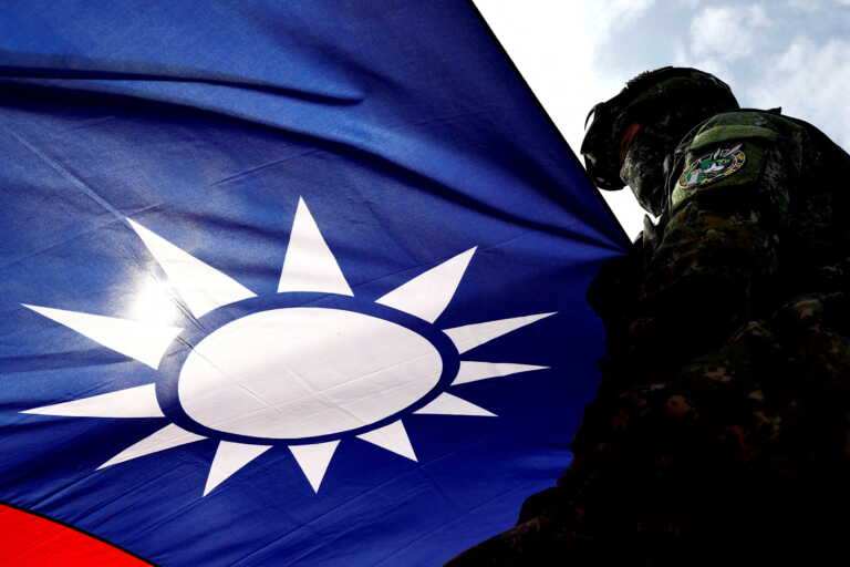 Η Ταϊπέι στέλνει μαχητικά καθώς δυνάμεις της Κίνας διασχίζουν το Στενό της Ταϊβάν