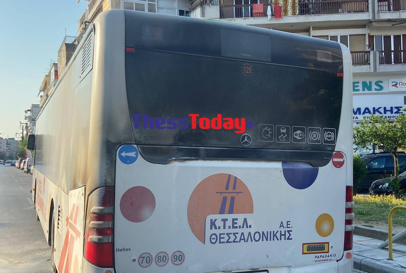 Θεσσαλονίκη: Λεωφορείο πήρε φωτιά εν κινήσει – Σώοι οι επιβάτες