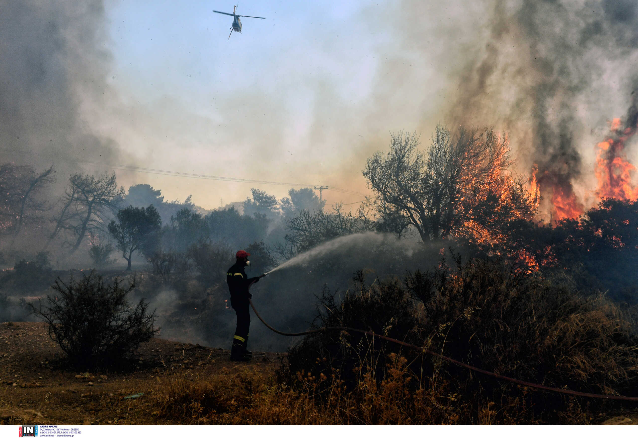 Μάχη με τη φωτιά σε όλα τα μέτωπα – Αναζωπυρώσεις σε Δερβενοχώρια, Λουτράκι και Μέγαρα