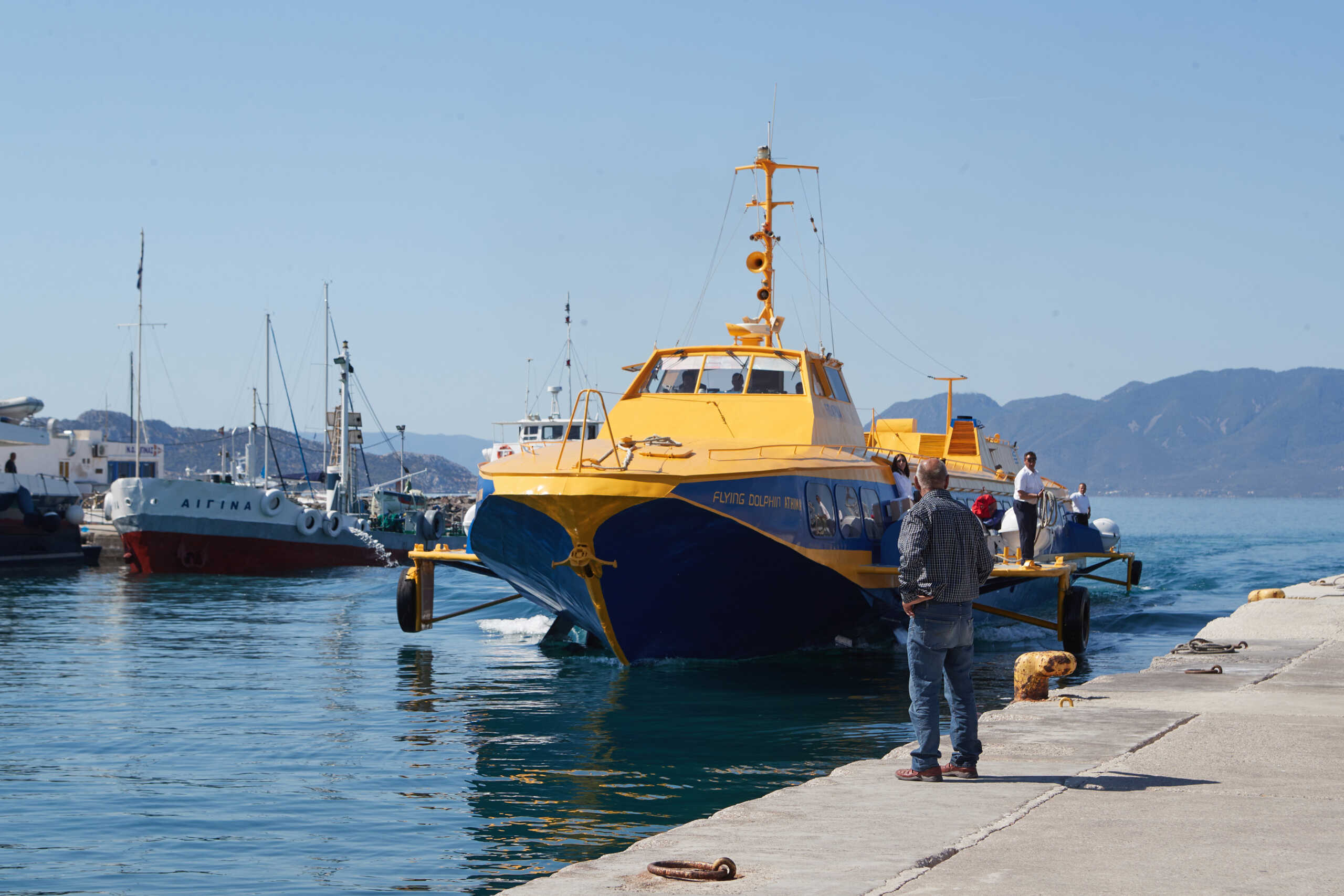 Ακτοπλοϊκά εισιτήρια: Οι αυξήσεις και τα νησιά του Αργοσαρωνικού που γέμισαν ασφυκτικά