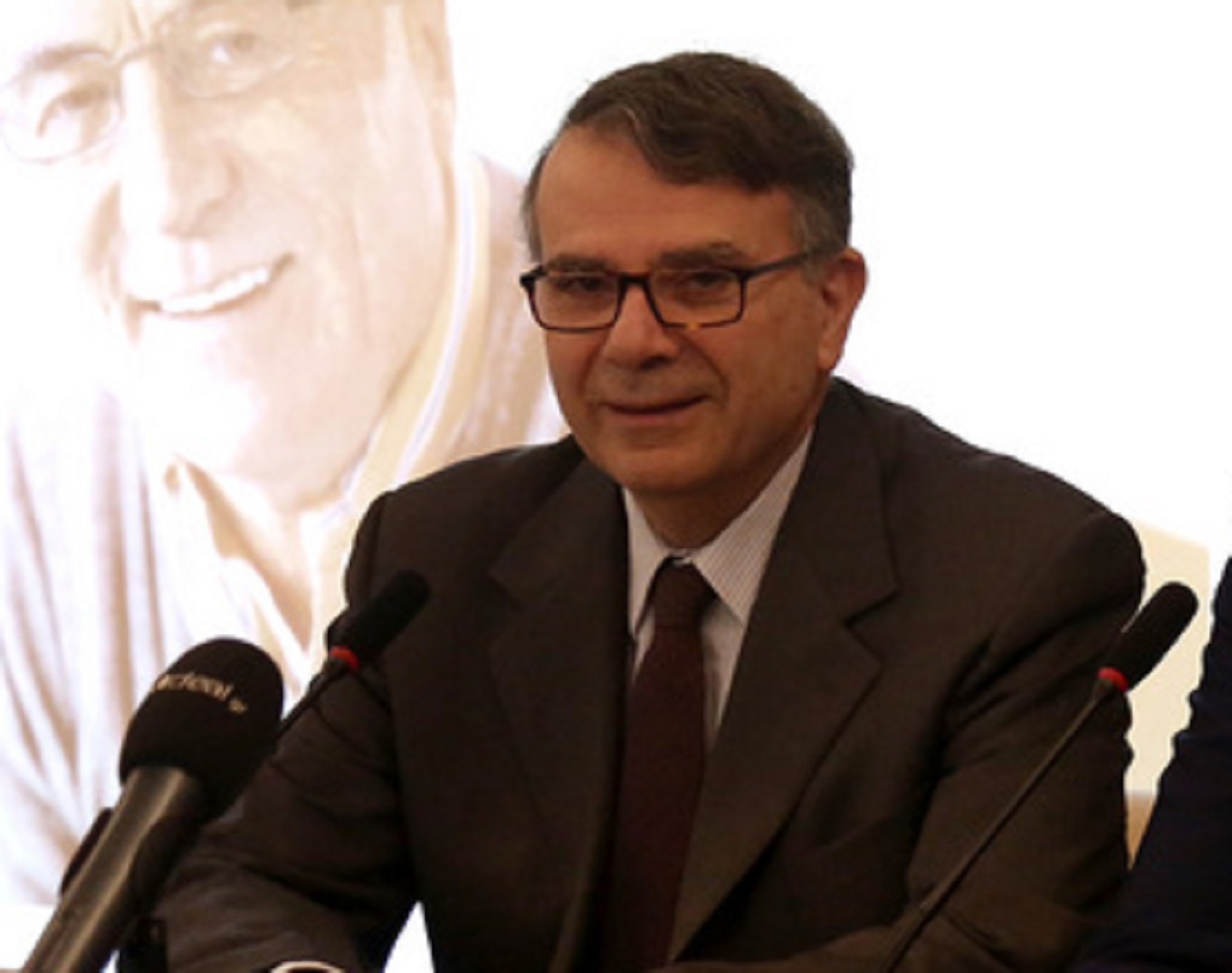 Ο Θάνος Ασκητής (Α), ο Χρήστος Αποστολόπουλος (Κ) και ο Σταμάτης Μαλέλης (Δ) μιλούν σε συνέντευξη τύπου του Ομίλου Ιατρικού Αθηνών, σχετικά με τη νέα κοινωνική δράση του Ομίλου, Αθήνα, Δευτέρα 18 Δεκεμβρίου 2017. ΑΠΕ-ΜΠΕ