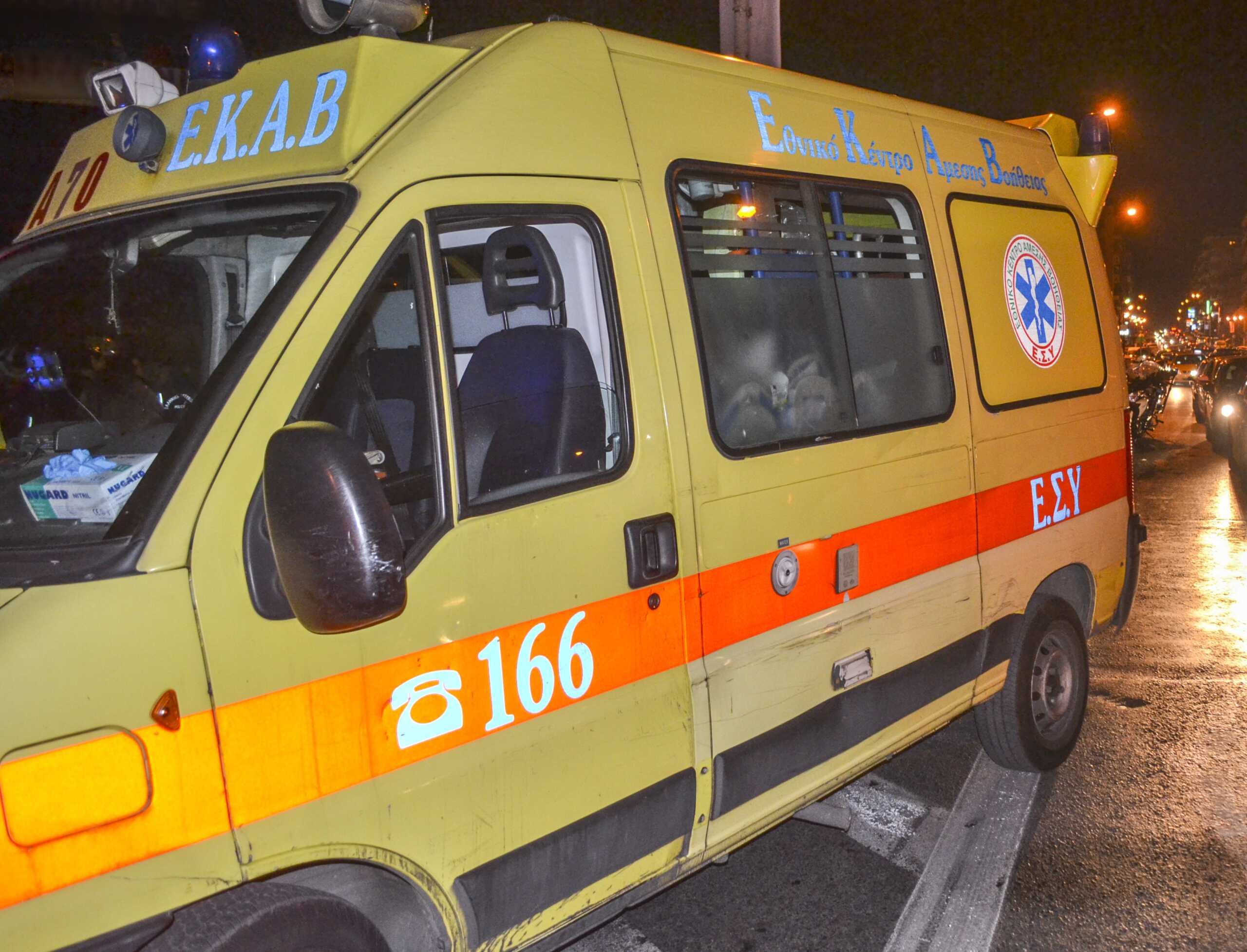 Λιβαδιά: Οδηγός έχασε τον έλεγχο του αυτοκινήτου και έπεσε σε χαντάκι – 4 τραυματίες