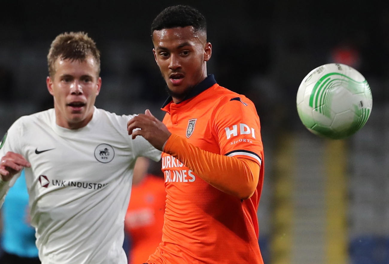 epa10241601 Mounir Chouiar (R) of Basaksehir in action against Jovan Vlalukin (L) of RFS during the UEFA Europa Conference League group A soccer match between Istanbul Basaksehir and FK Rigas Futbola Skola (RFS) in Istanbul, Turkey, 13 October 2022.  EPA