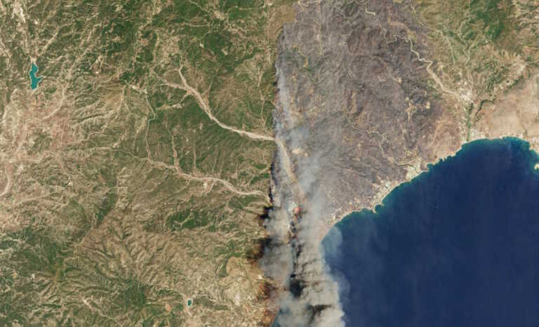Νέα δορυφορική φωτογραφία αποκαλύπτει την έκταση της περιβαλλοντικής καταστροφής στη Ρόδο