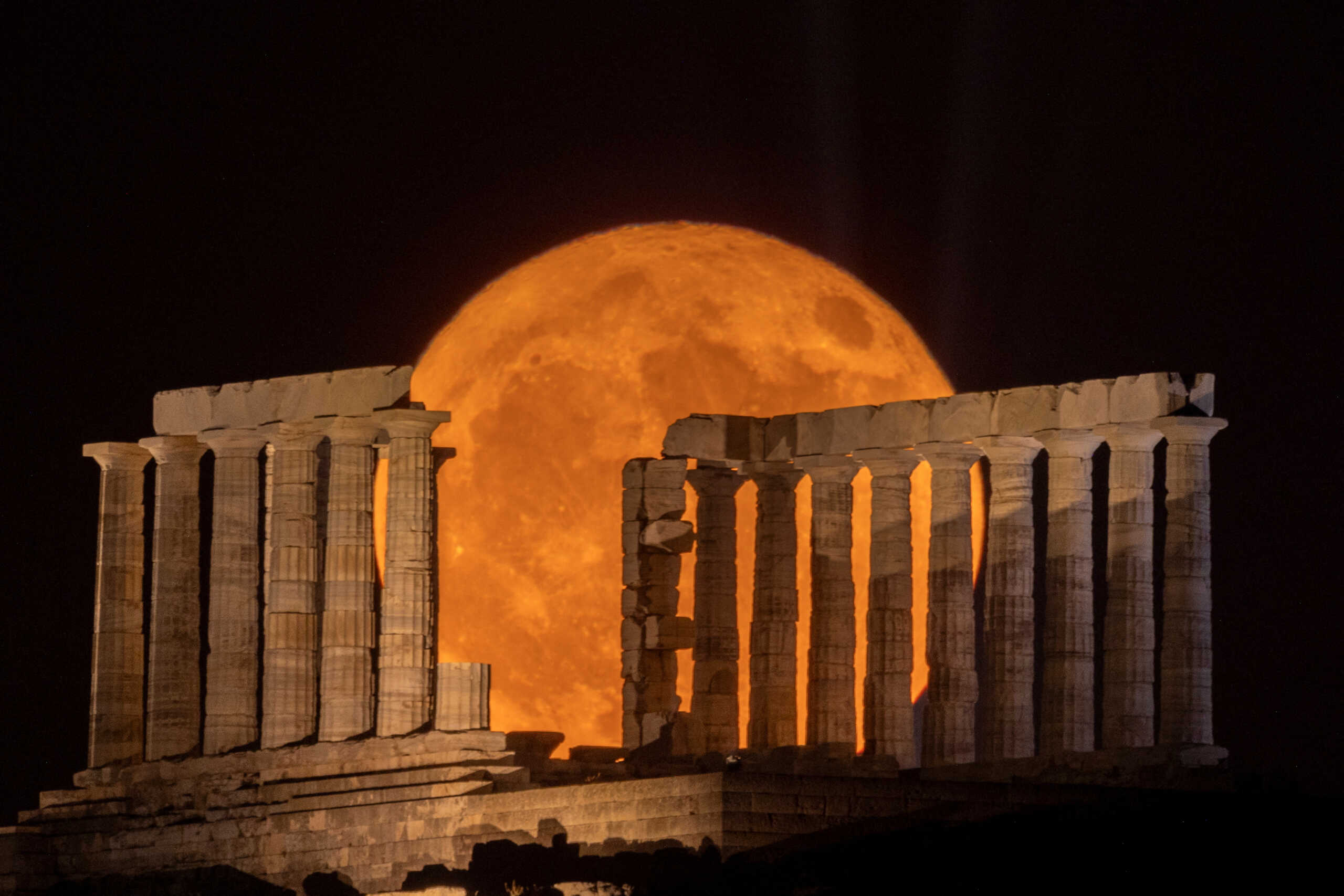 Πανσέληνος: «Το φεγγάρι του Ελαφιού» στον ουρανό το βράδυ της Δευτέρας