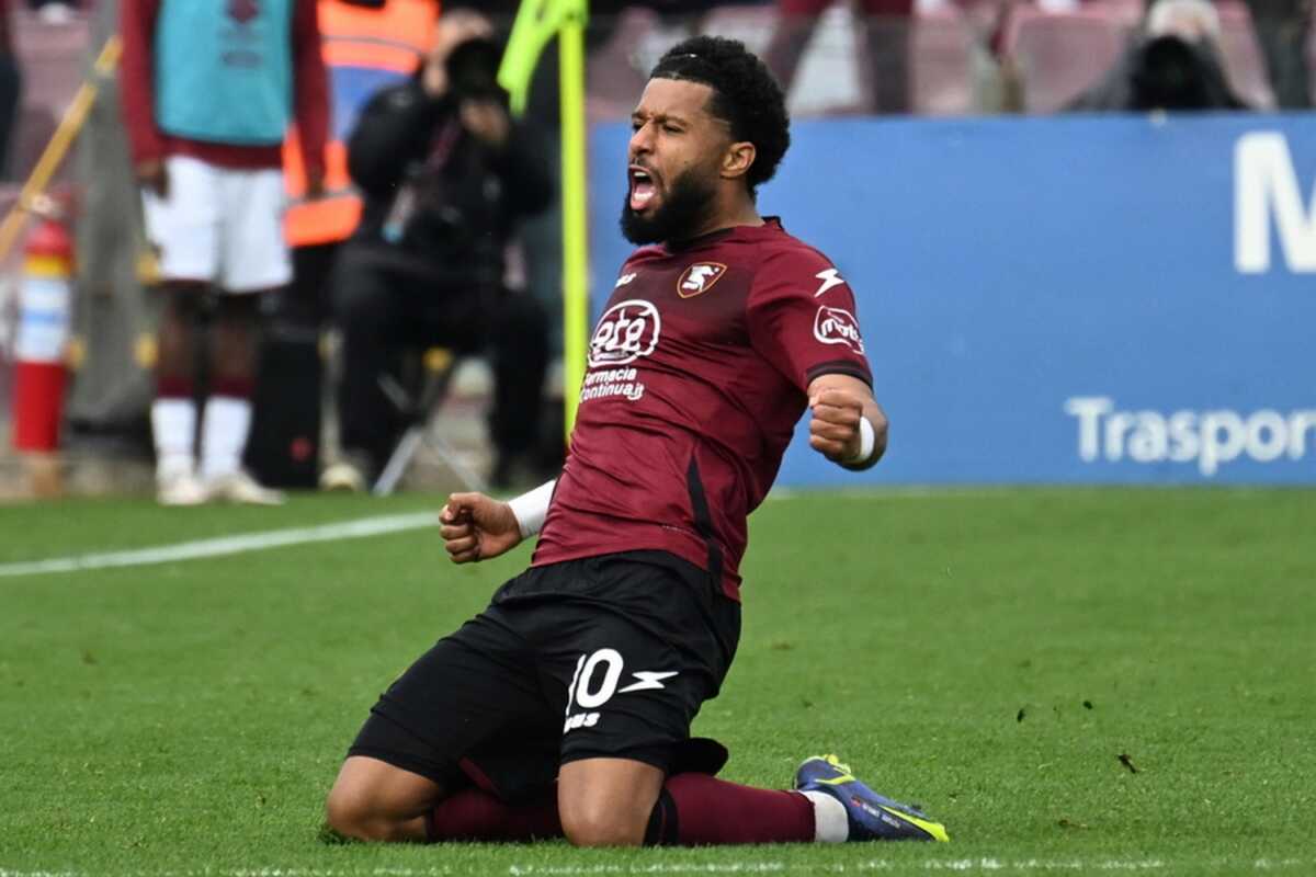 epa10395565 Salernitana’s Tonny Vilhena celebrates a goal during the Italian Serie A soccer match between US Salernitana and Torino FC at the Arechi stadium in Salerno, Italy, 08 January 2023.  EPA