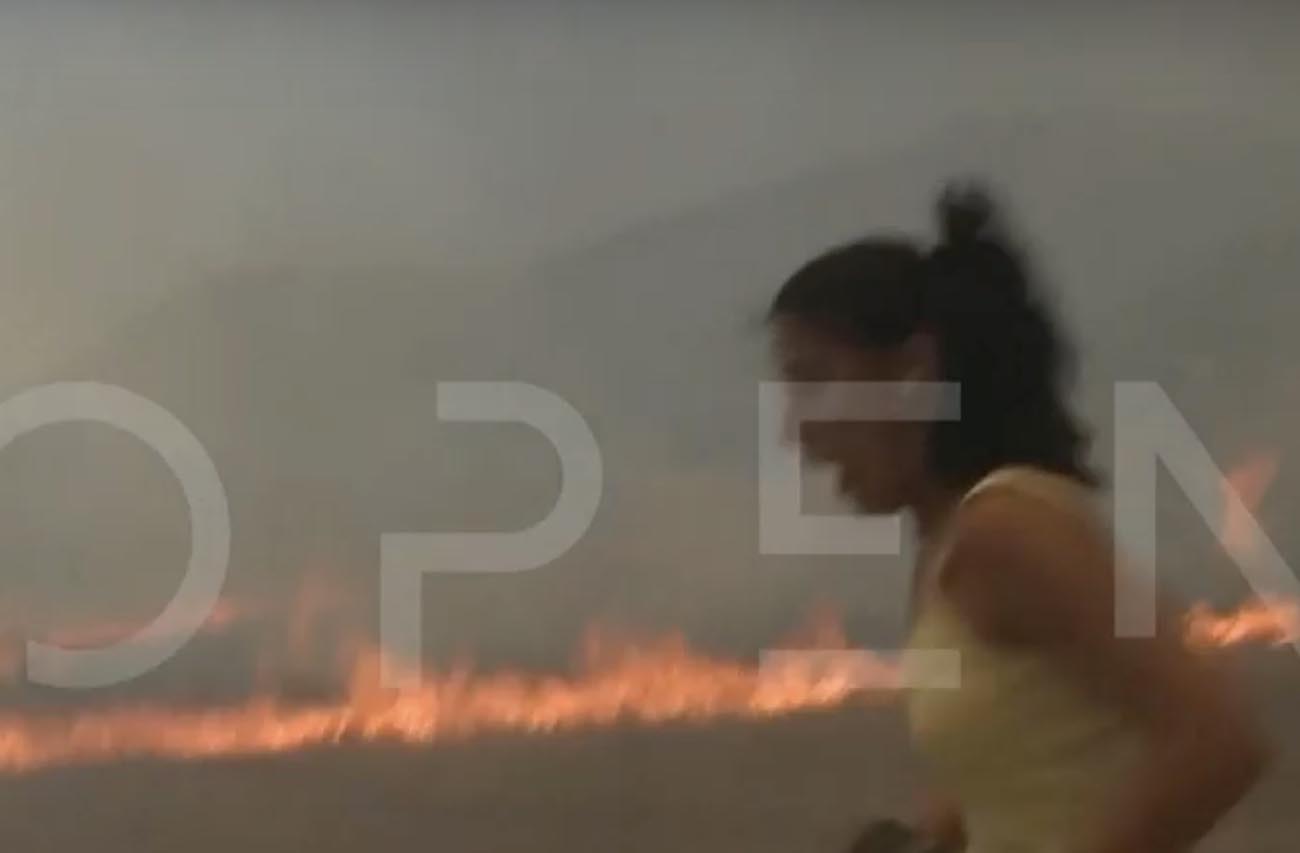 Φωτιά στο Λουτράκι: Η στιγμή που οι φλόγες περικύκλωσαν δημοσιογράφο του OPEN – «Πρέπει να απομακρυνθούμε»