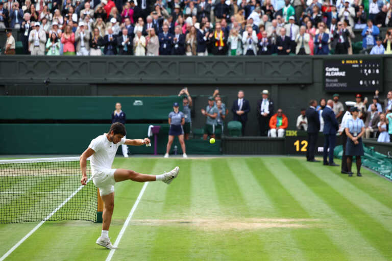 Το ξέσπασμα του Κάρλος Αλκαράθ και τα δάκρυα στο box του μετά την κατάκτηση του Wimbledon