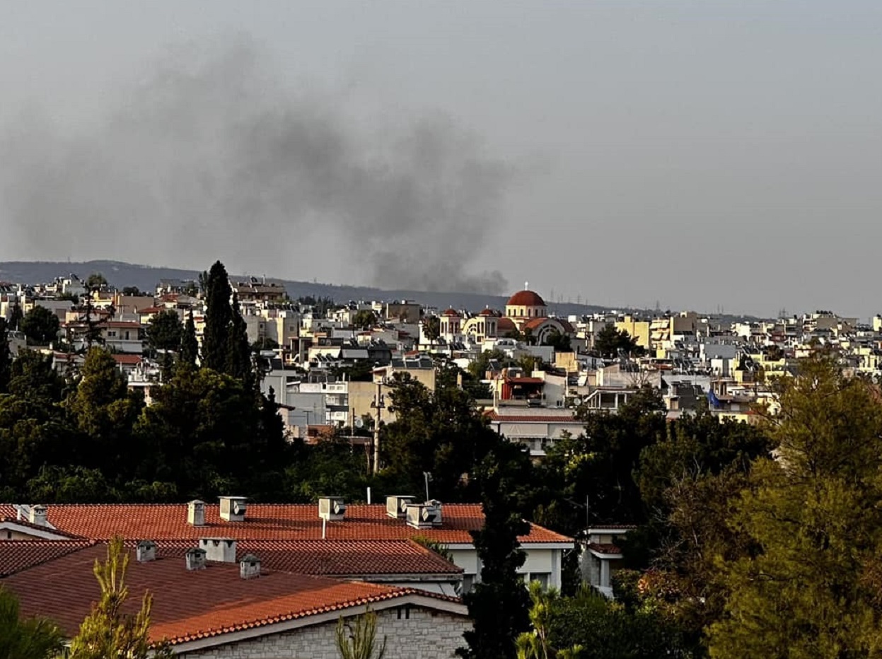 Φωτιά στις Αχαρνές – Άμεση επέμβαση της Πυροσβεστικής