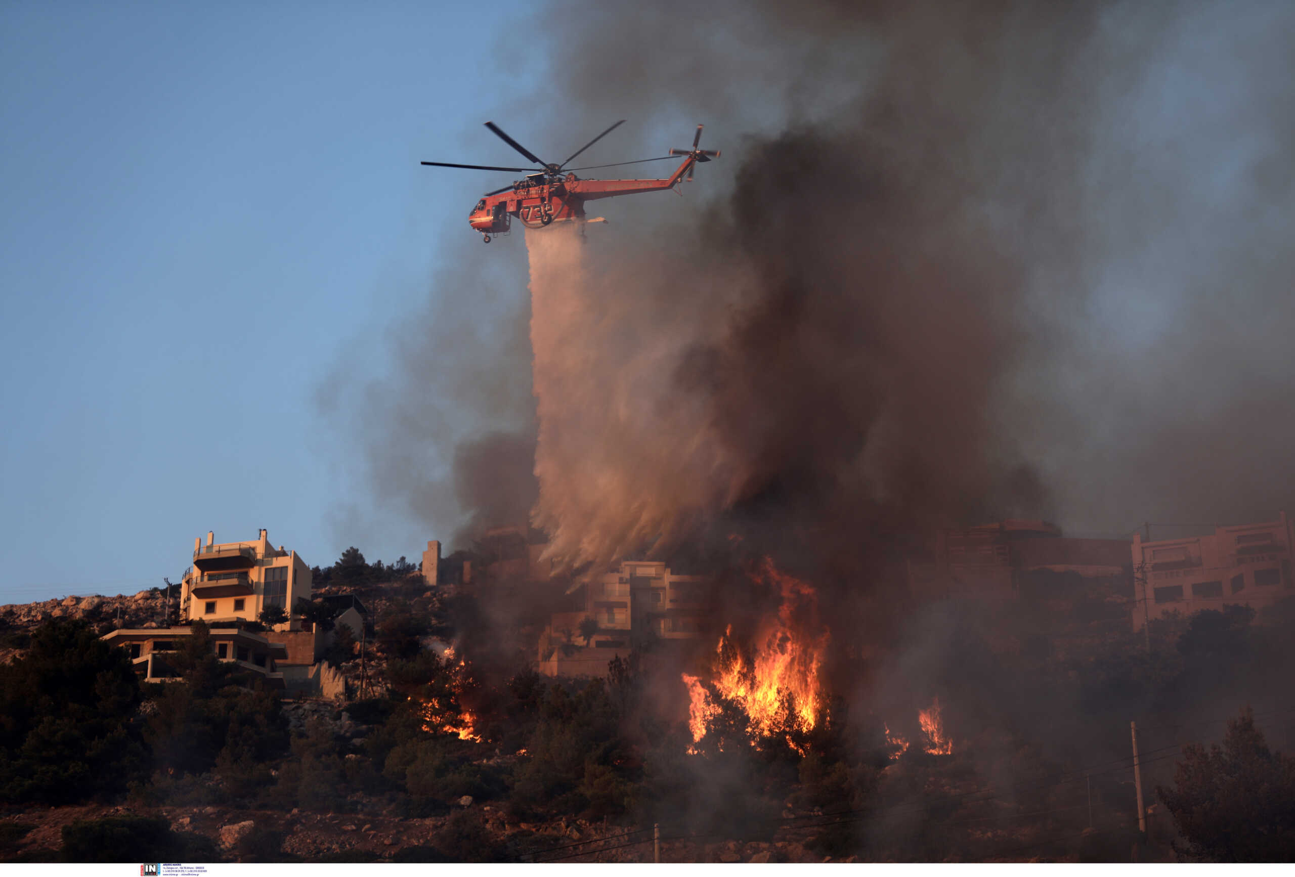 Οι Ένοπλες Δυνάμεις μάχονται δίπλα στην Πυροσβεστική στον πόλεμο με τις φωτιές – Τα μέσα που διαθέσαν