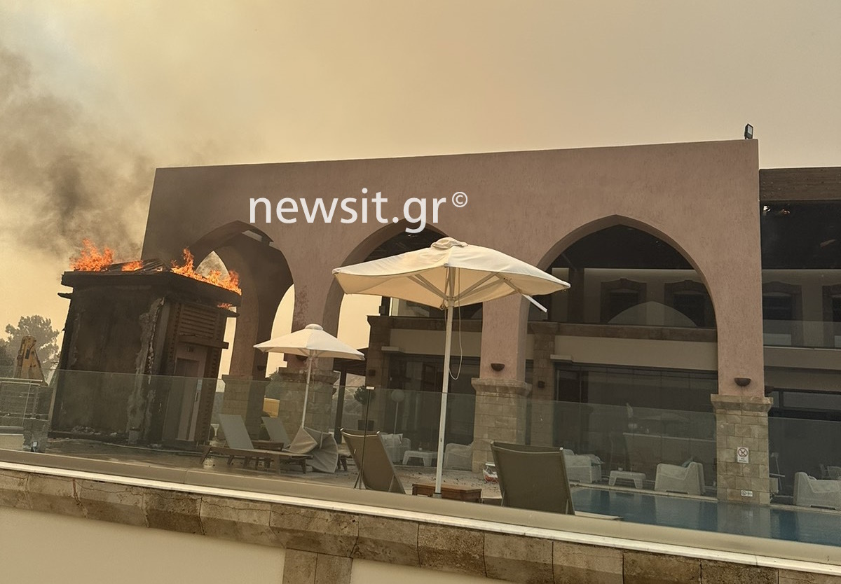 Φωτιά στη Ρόδο: «Επικρατεί χάος» λέει εθελοντής στο newsit.gr – Νέες συγκλονιστικές εικόνες