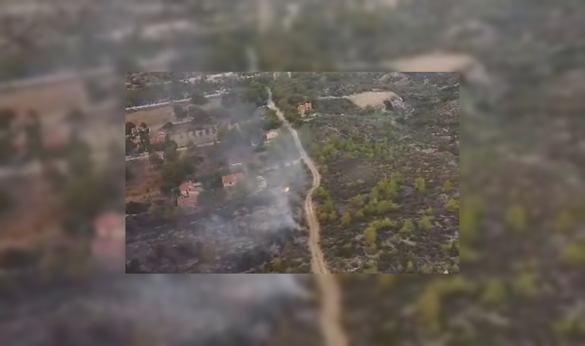 Φωτιά στο Λουτράκι: Εντυπωσιακά πλάνα μέσα από Σινούκ που επιχείρησε στο πύρινο μέτωπο