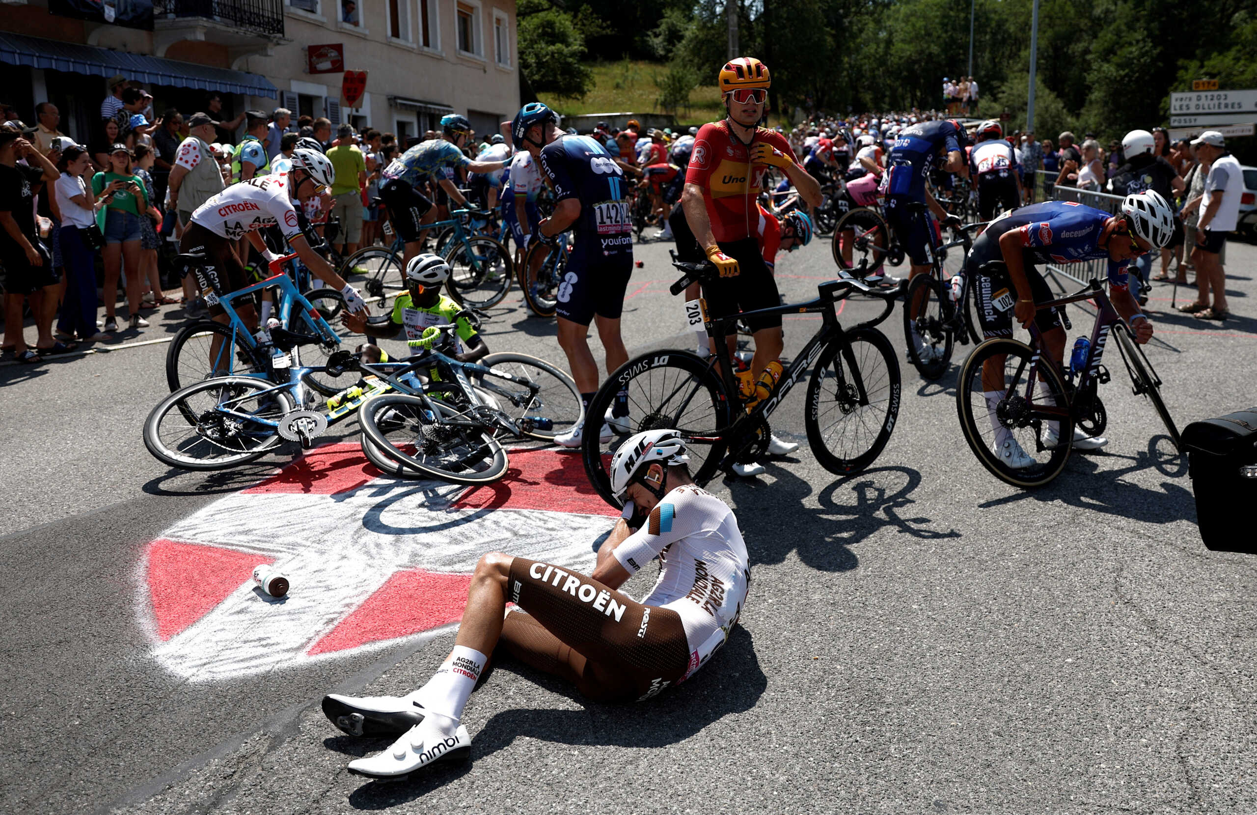 Cycling - Tour de France - Stage 15 - Les Gets Les Portes Du Soleil to Saint-Gervais Mont-Blanc - France - July 16, 2023 General view of riders after a crash during stage 15 REUTERS