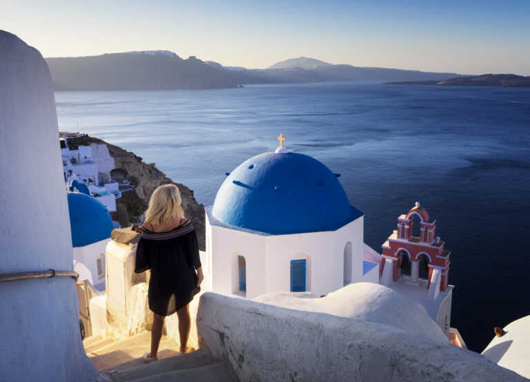 Στο Airbnb στρέφεται μερίδα Ελλήνων ταξιδιωτών για οικονομική διαμονή – Οι δημοφιλείς επιλογές, οι φθηνοί προορισμοί