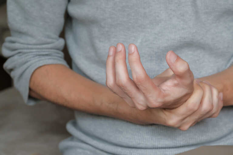 Οστεοαρθρίτιδα: Αίτια, συμπτώματα και αντιμετώπιση