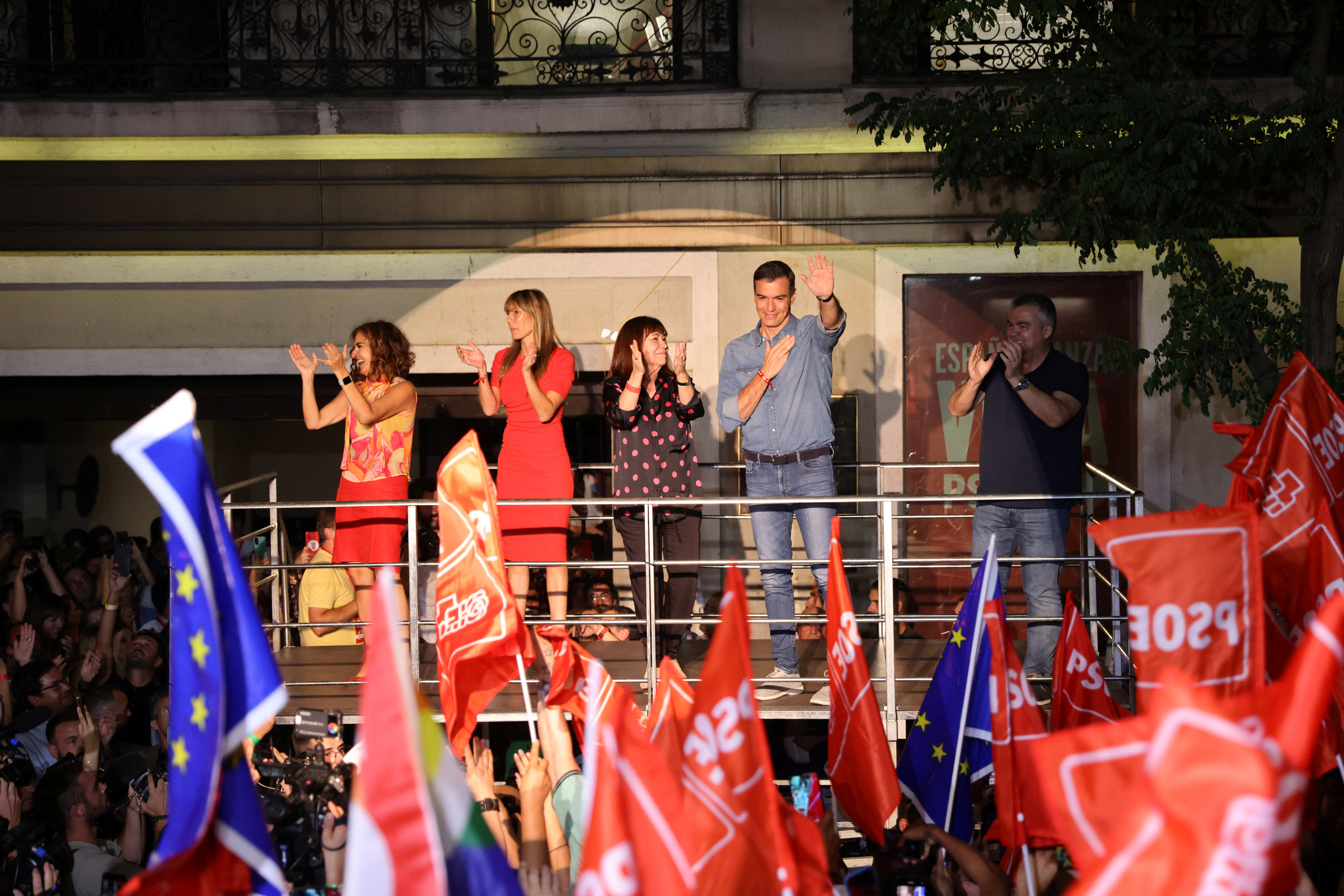 Spain's Socialist leader and Prime Minister Pedro Sanchez gestures as he addresses supporters during the general election, in Madrid, Spain, July 23, 2023. REUTERS